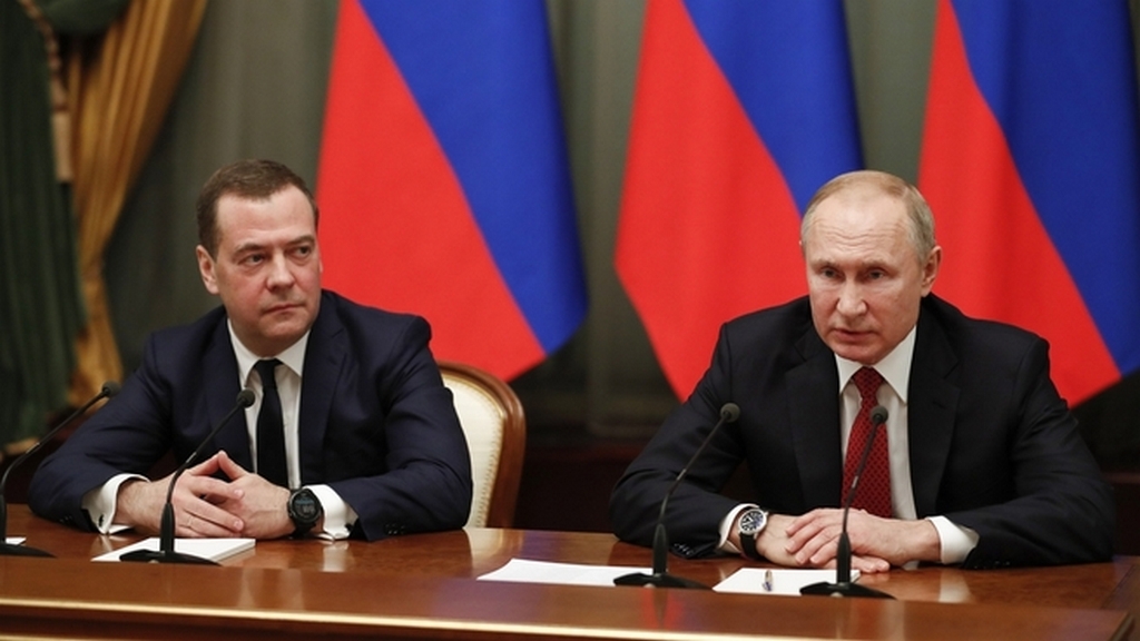 Дмитрий Медведев и Владимир Путин на встрече с членами правительства. 15.01.2020