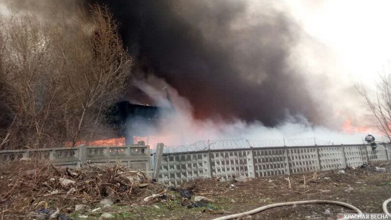 Пожар в промзоне Тольятти. склад