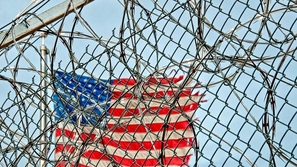Забор тюрьмы США
