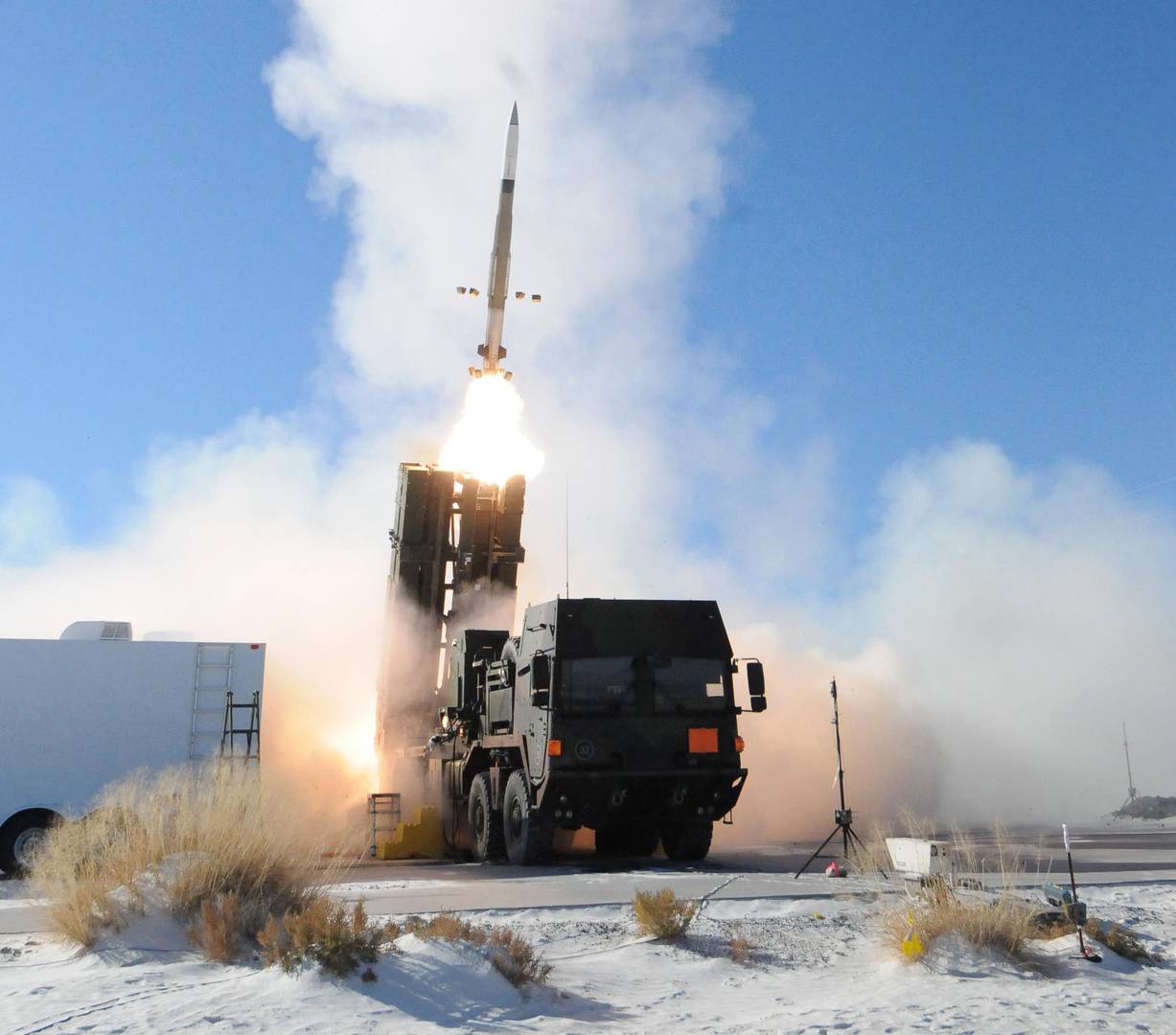 Ракета Patriot PAC-3 MSE запускается с пусковой установки MEADS