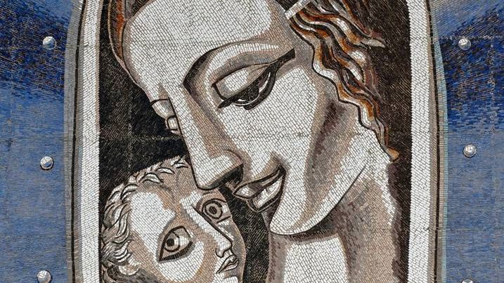 Мозаичное панно «Мадонна с младенцем в иллюминаторе»