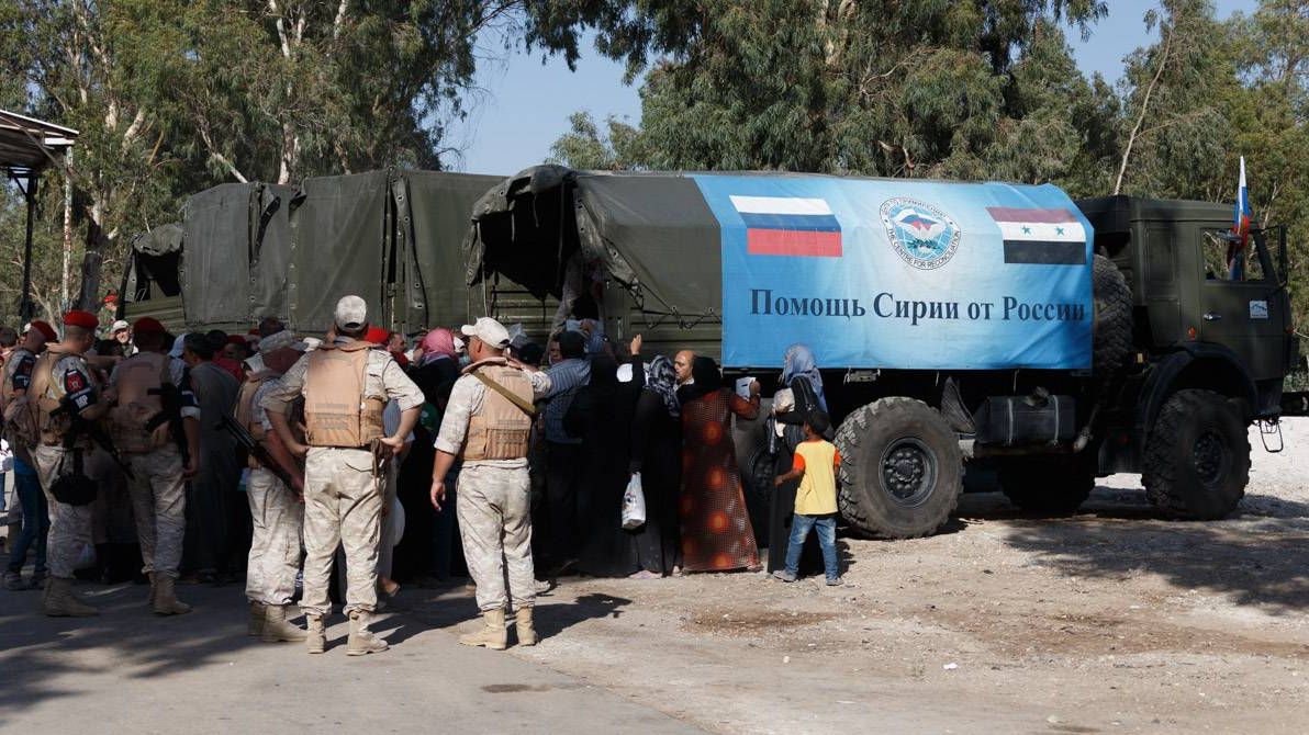 Оказание гуманитарной и медицинской помощи российскими военными в Сирии