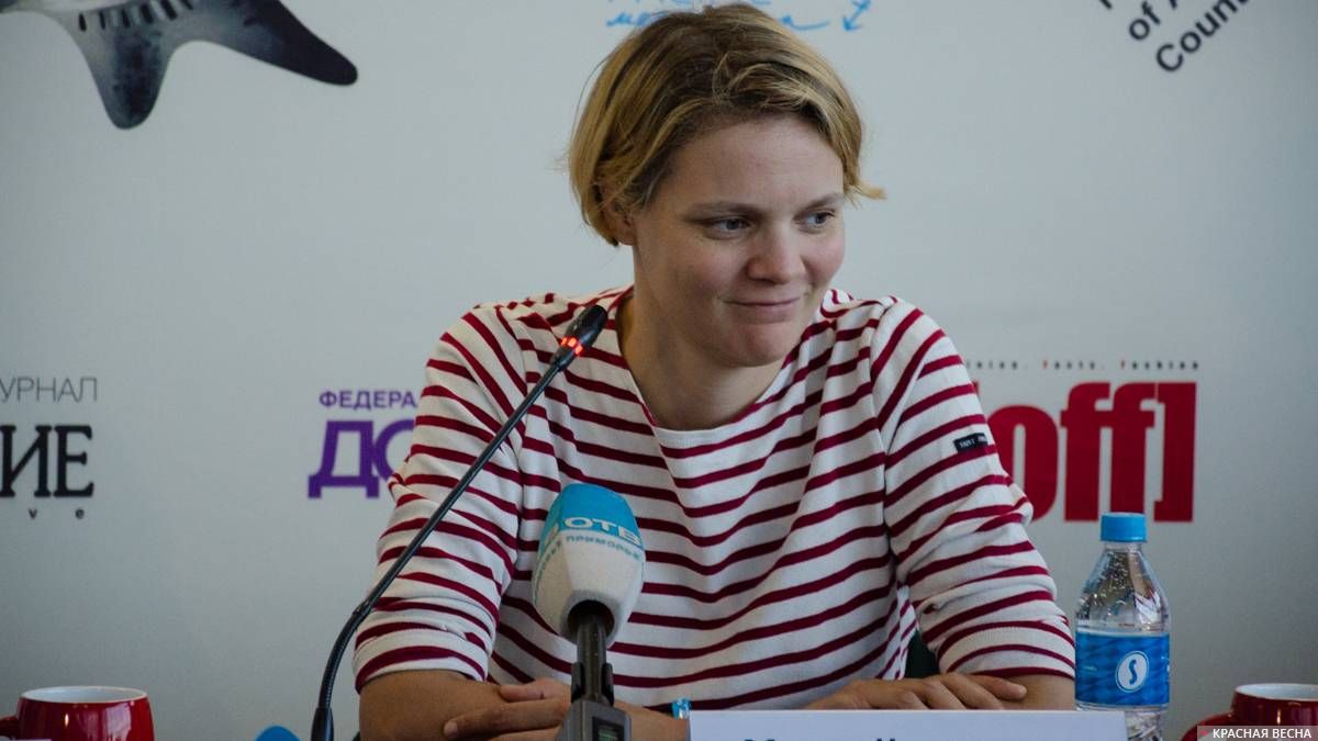 Мария Кувшинова 22 сентября на конференции с членами жюри NETPAC во Владивостоке