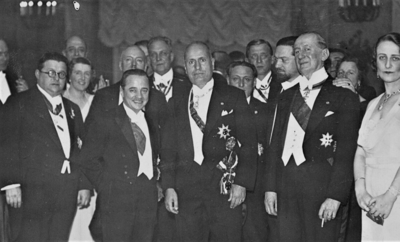 Прием в Риме. Дольфус и Муссолини (в центре). 1933