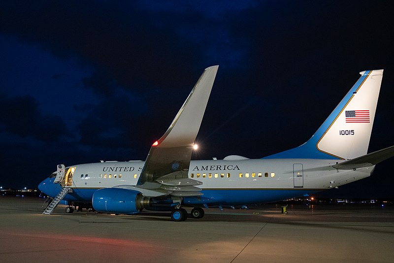 Boeing C-40