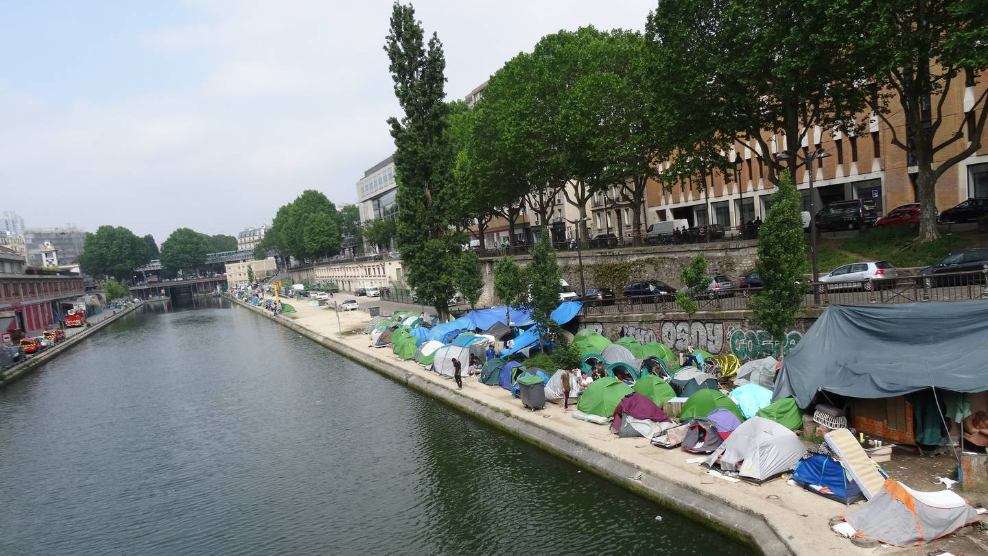 Палатки мигрантов. Франция