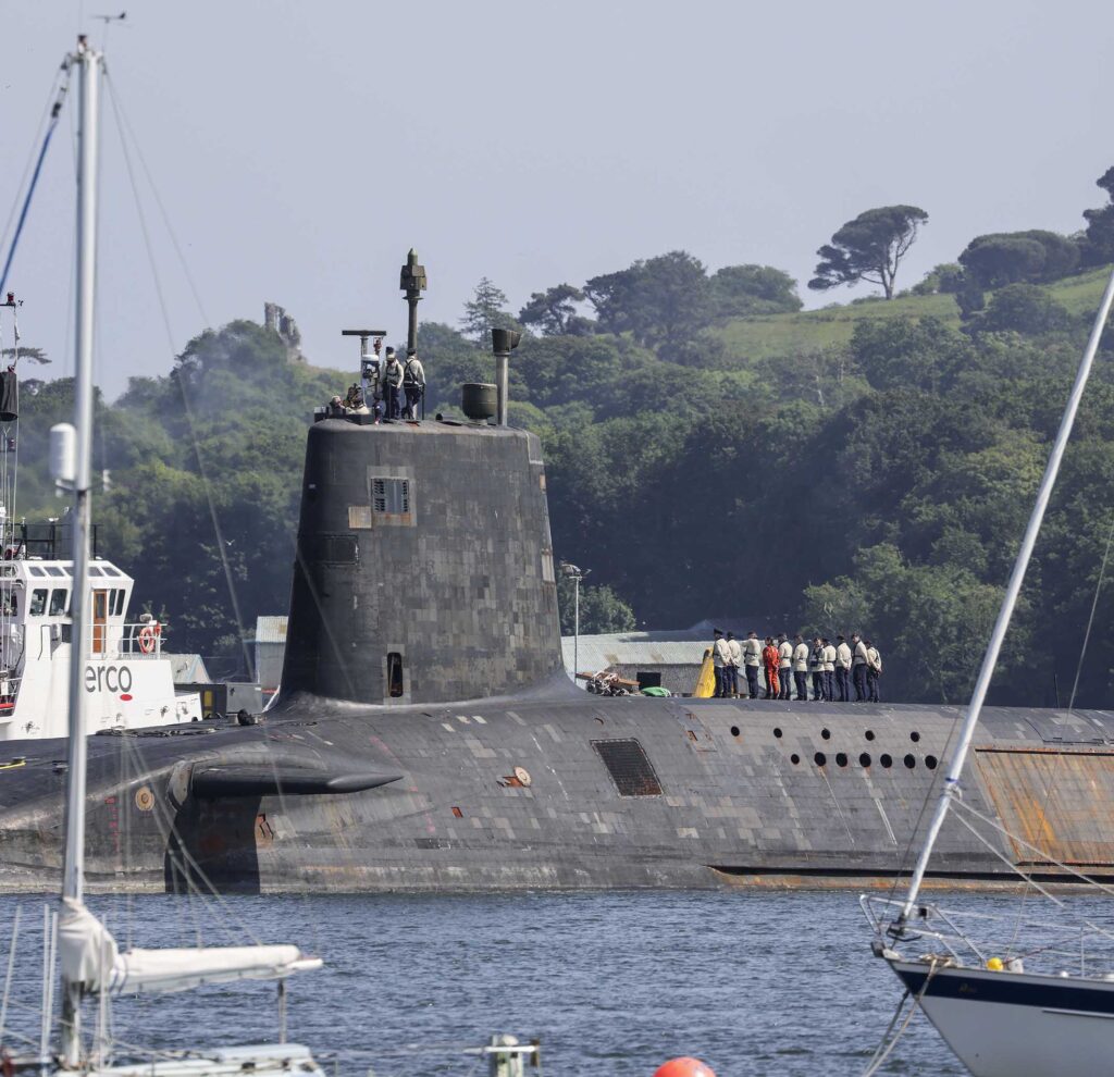 Атомная подводная лодка ВМС Великобритании HMS Victorious