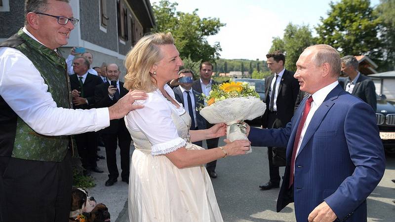 Президент России В.Путин на свадьбе Карин Кнайсл