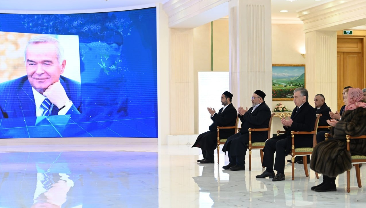 Память первого президента Узбекистана Ислама Каримова почтили в Ташкенте