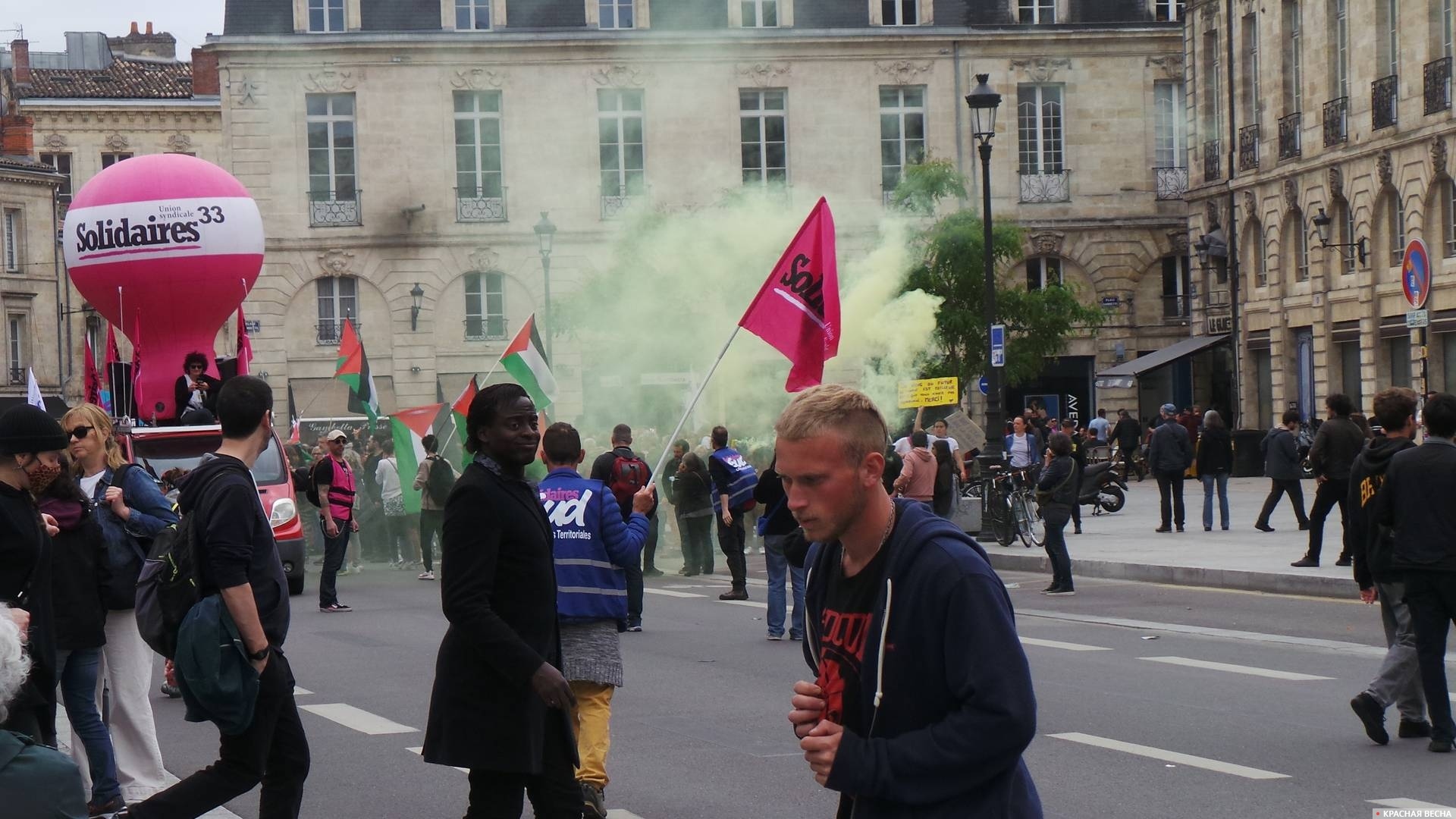 Первомайская демонстрация в Бордо. 1 Мая 2023 года.