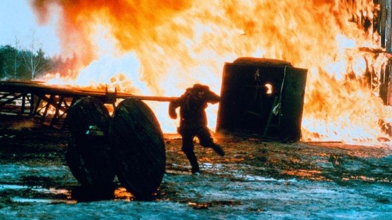 Горящая нефть