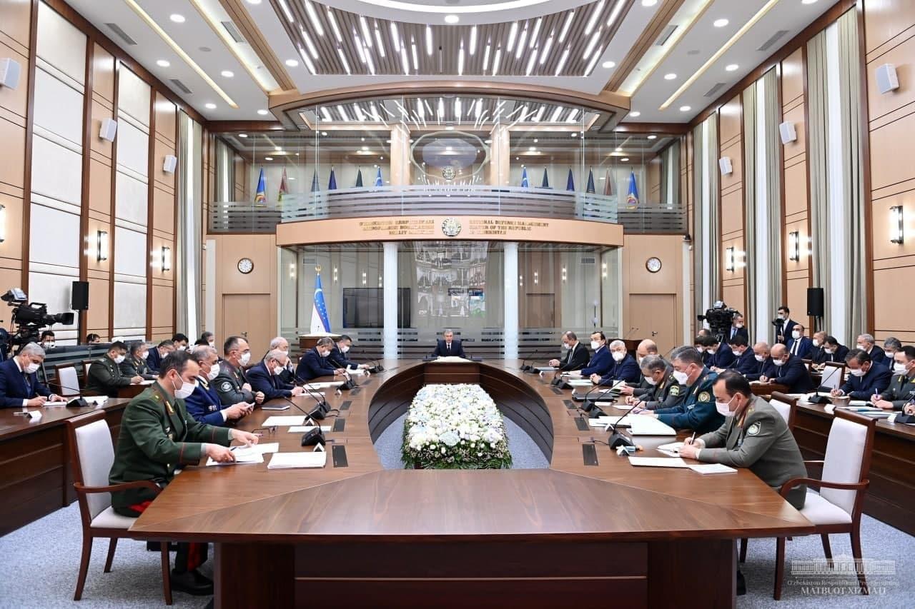 Расширенное заседание Совета безопасности Узбекистана под председательством президента, верховного главнокомандующего ВС Шавката Мирзиёева