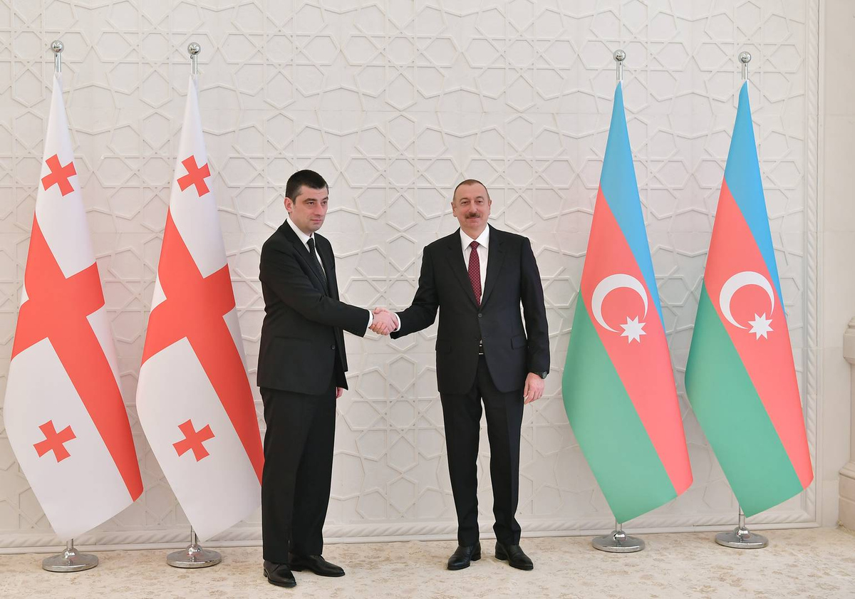 Президент Азербайджана Ильхам Алиев и премьер-министр Грузии Георгий Гахария. 2019