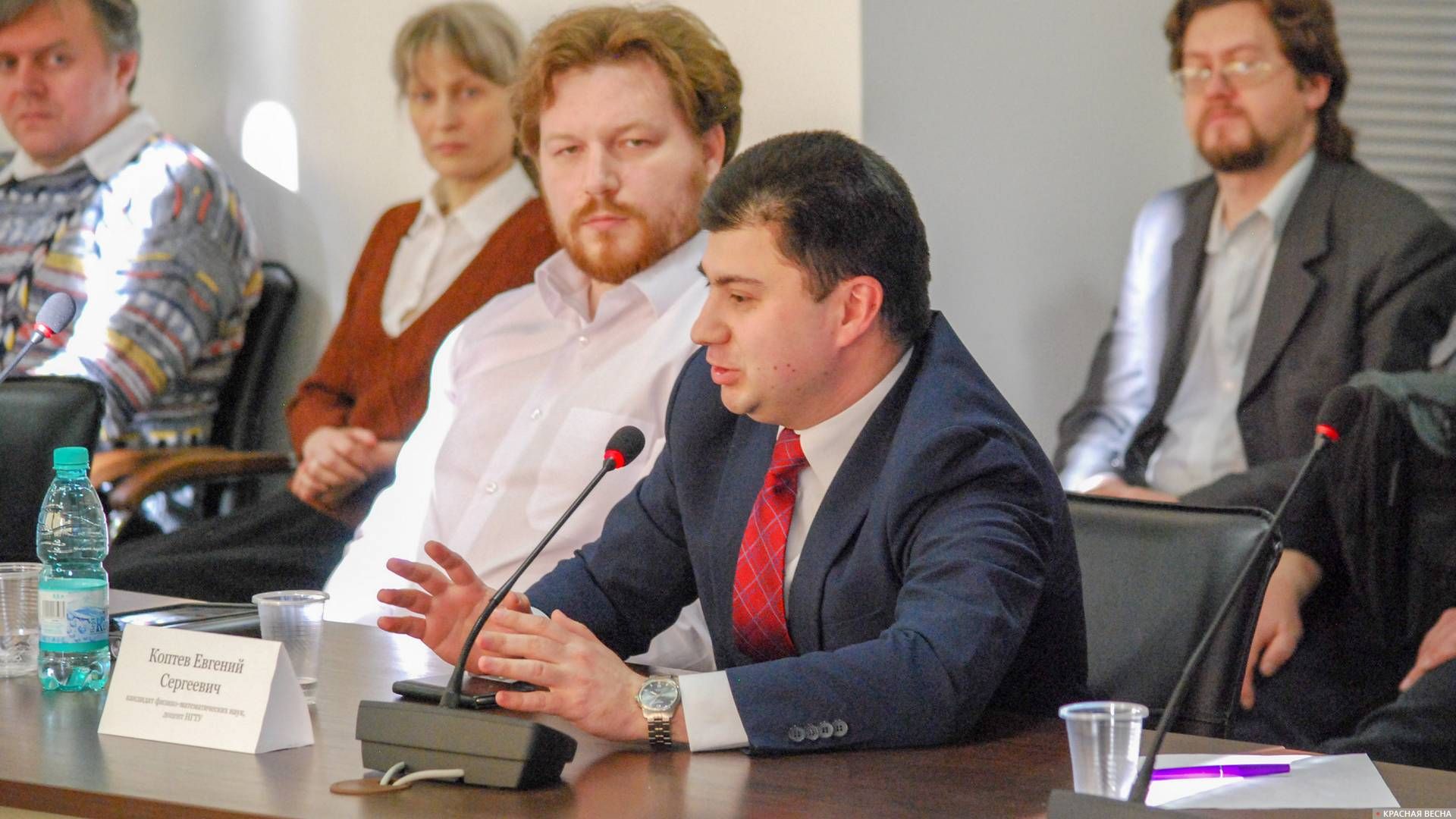 Доцент НГТУ на дискуссионном круглом столе в Новосибирске