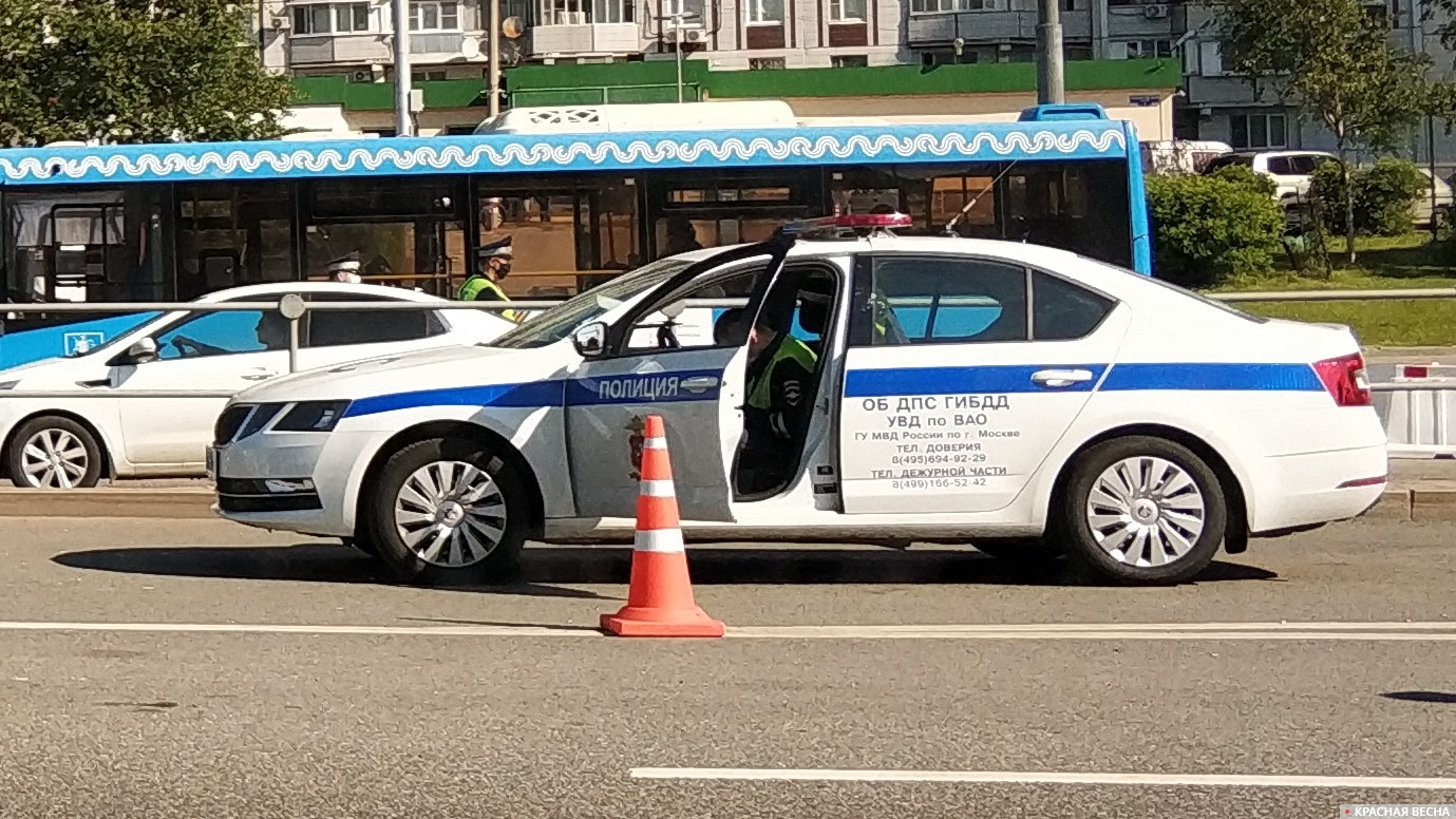 Машина полиции ОБ ДПС ГИБДД