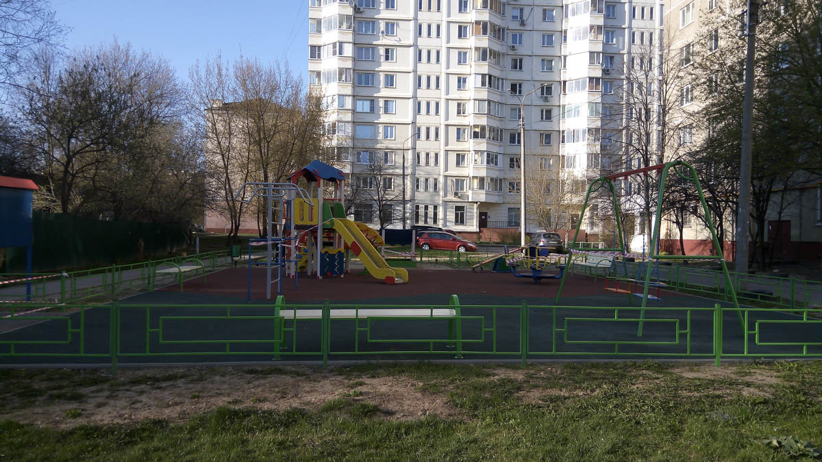 Детская площадка, свободная от детей