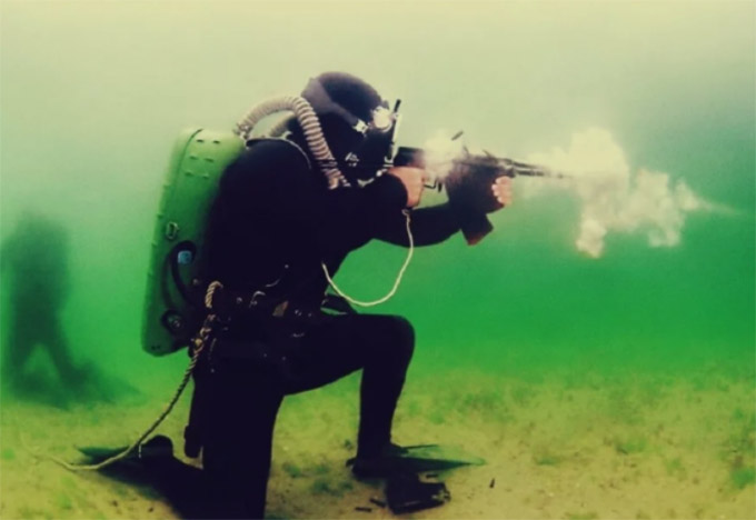 Стрельба под водой