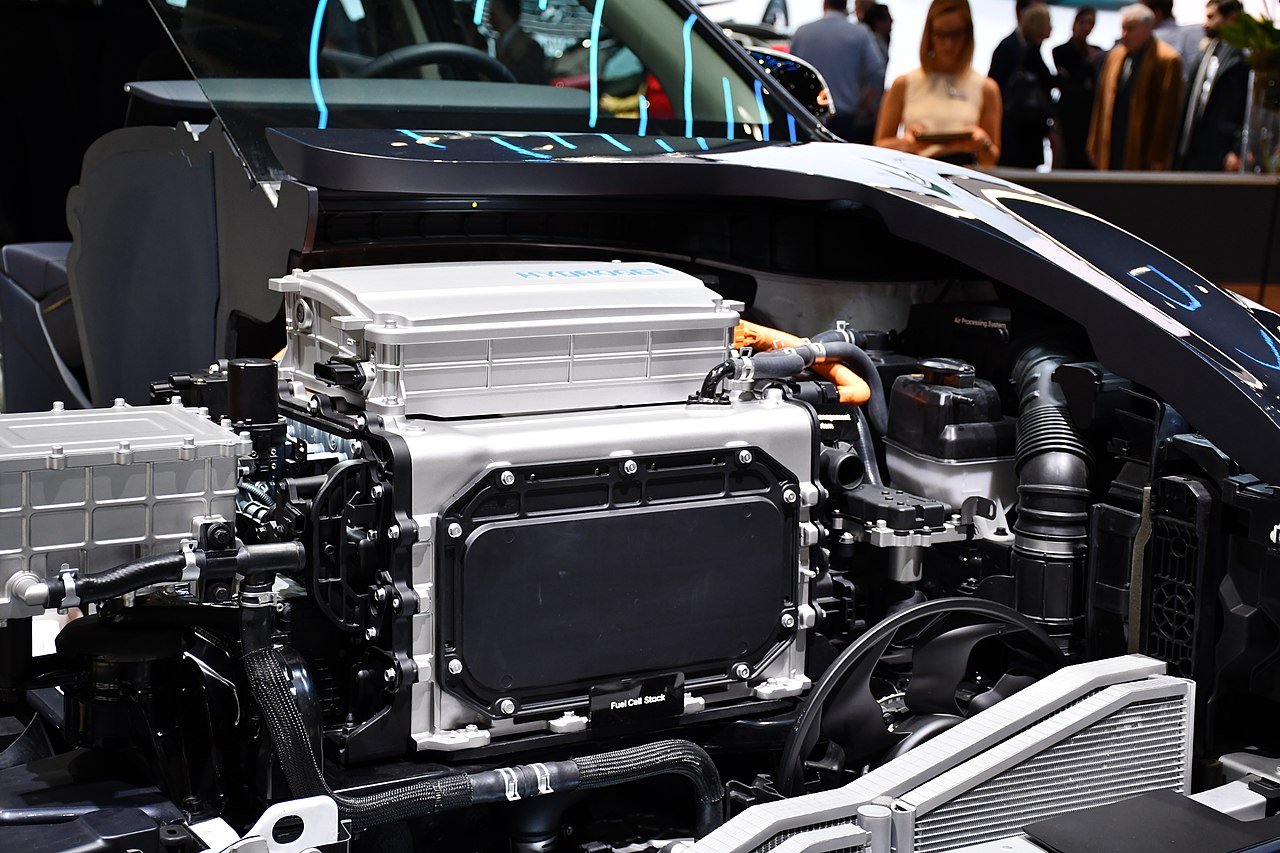 Автомобиль Hyundai NEXO на водородных топливных элементах на Женевском автосалоне 2018