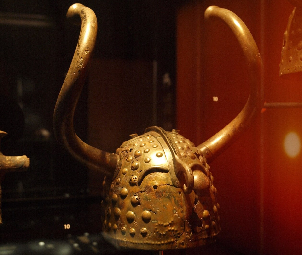 Рогатый шлем из Вексе. 900 г. до н. э. Национальный музей Дании, Копенгаген