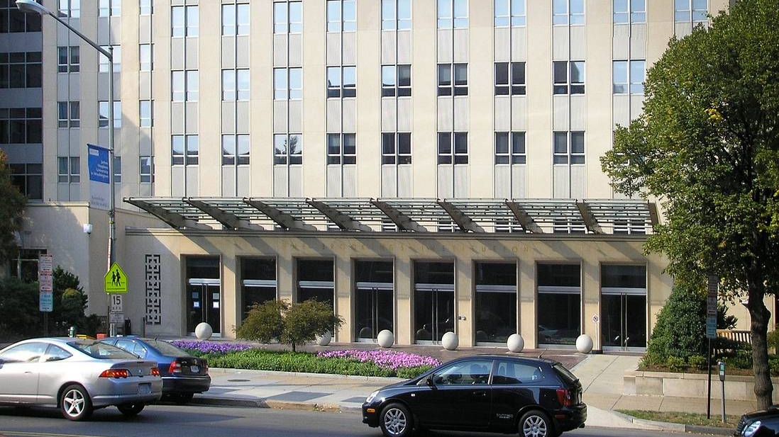 Здание Брукингского института в Вашингтоне