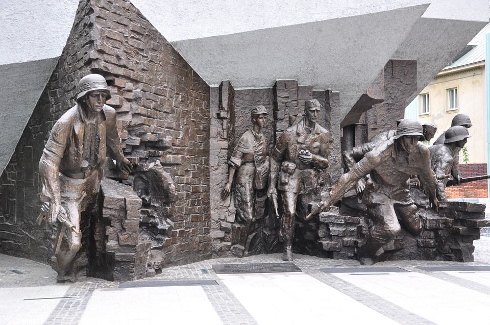 Памятник варшавскому восстанию