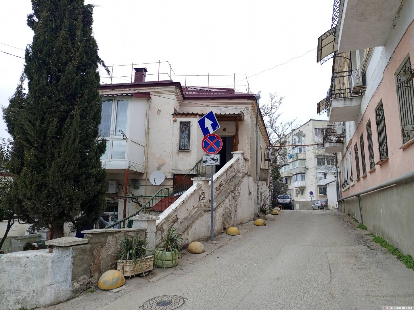 Одна из центральных улиц Балаклавы. 2026 год