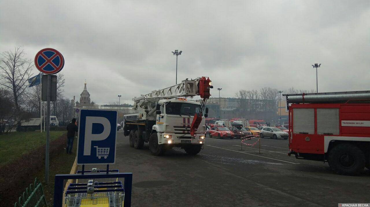 Пожар в магазине Лента Санкт-Петербург
