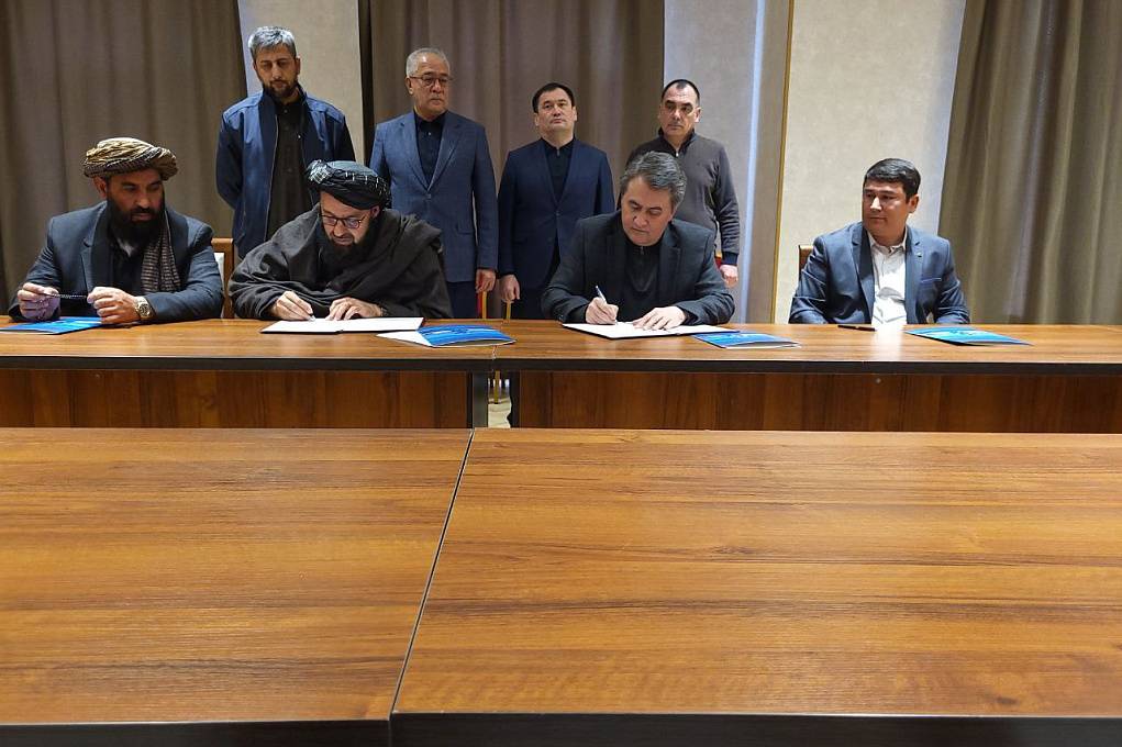Подписание договора по эксплуатации ж/д дороги «Хайратон — Мазари-Шариф»