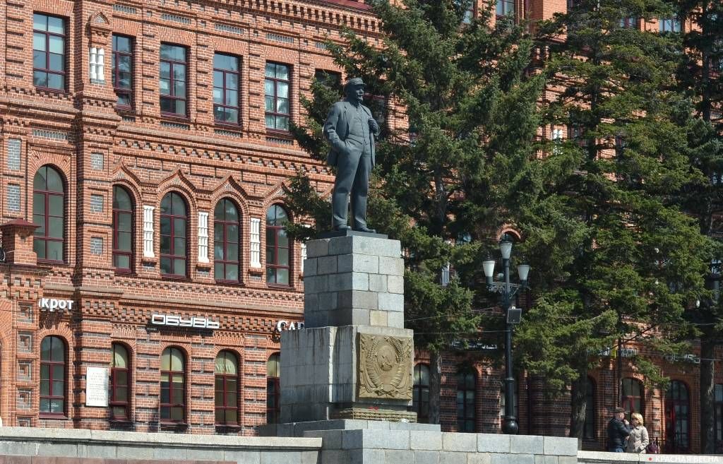 Памятник В.И. Ленину на пл. Ленина. Хабаровск 23.04.2018.