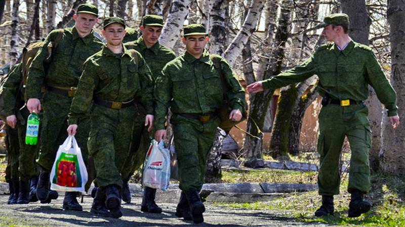 Призывники отправляются служить в войска