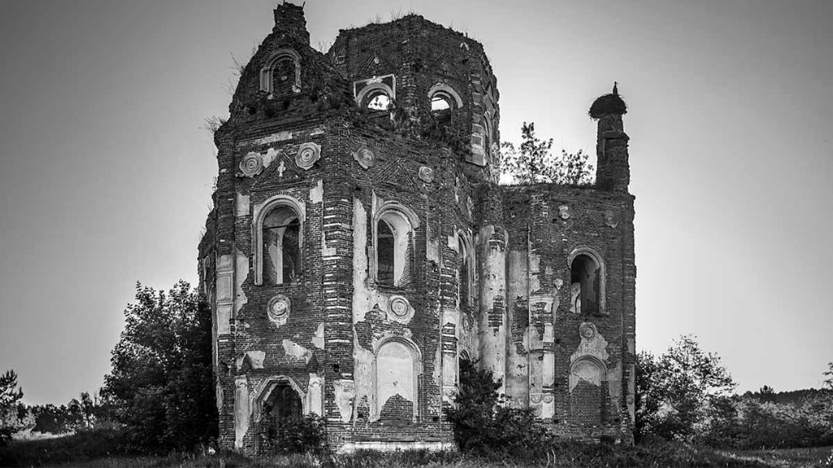 Руина Успенского собора. Поселок Забрама.
