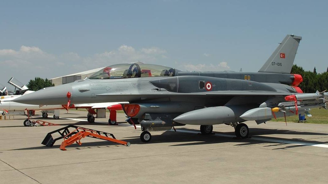 Турецкий истребитель F-16D