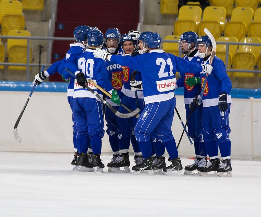 Сборная Финляндии по хоккею с мячом
