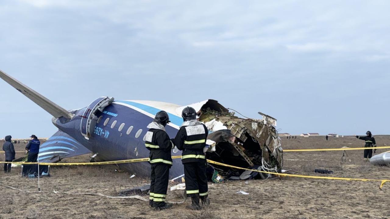 Крушения пассажирского самолета компании Azerbaijan Airlines около города Актау в Казахстане