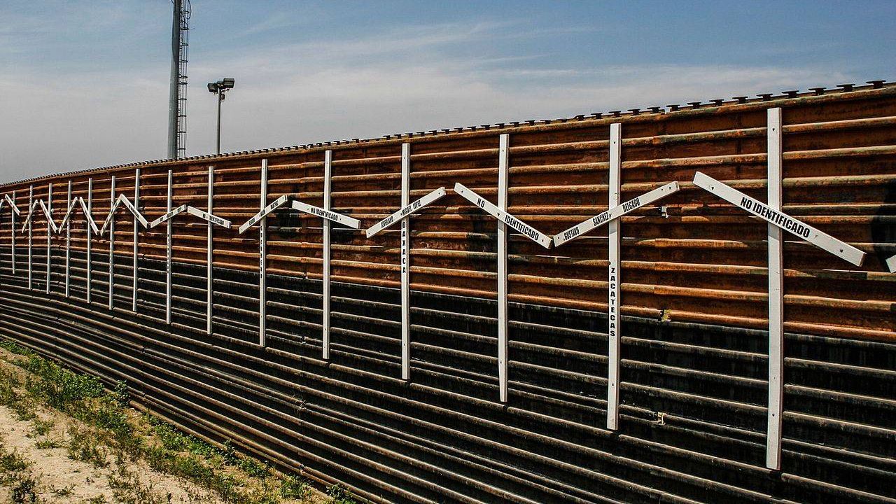 Стена на границе