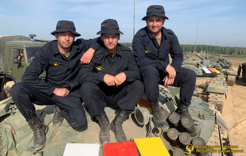 Третий экипаж Южной Осетии на танковом биатлоне Арми-2022
