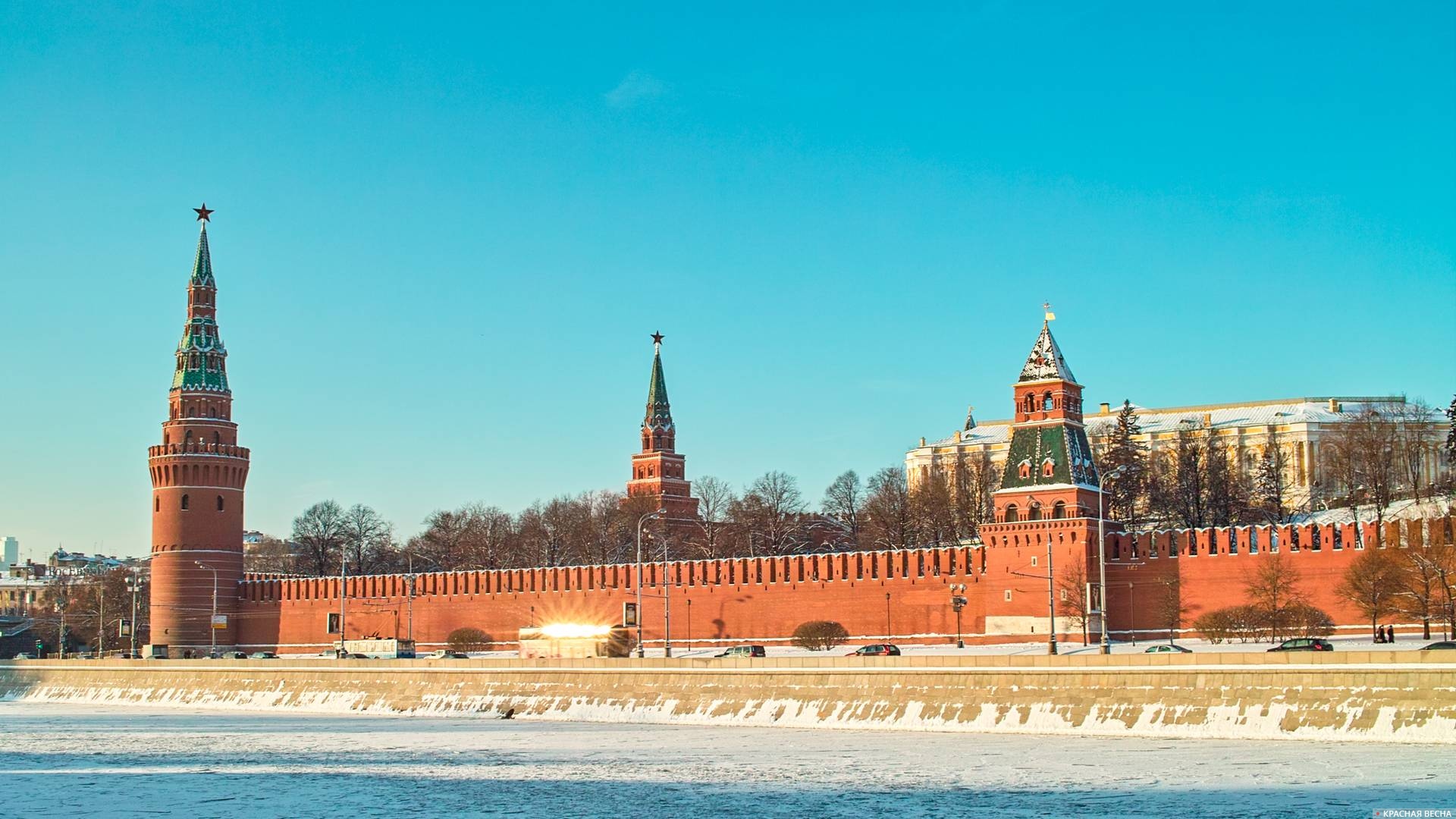 Кремль. Зима. Вид с реки. Москва.