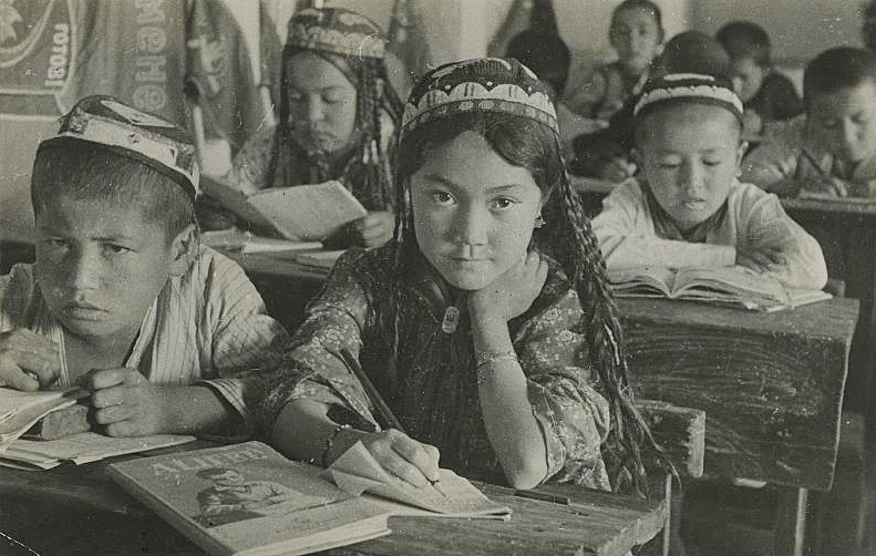 В школе. Узбекская ССР. 1930-е.