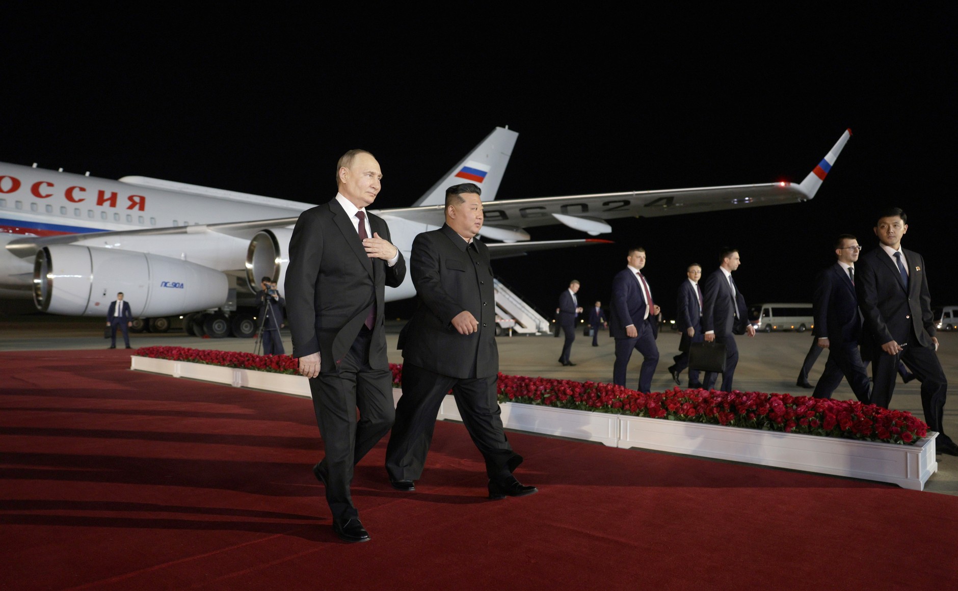 Владимир Путин с Председателем Государственного совета КНДР Ким Чен Ыном. 2024 год
