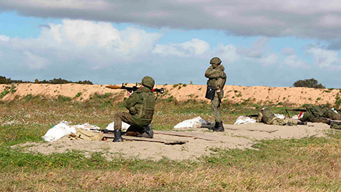 В Калининградской области с мобилизованными военнослужащими проводятся занятия по огневой, медицинской и инженерной подготовкам