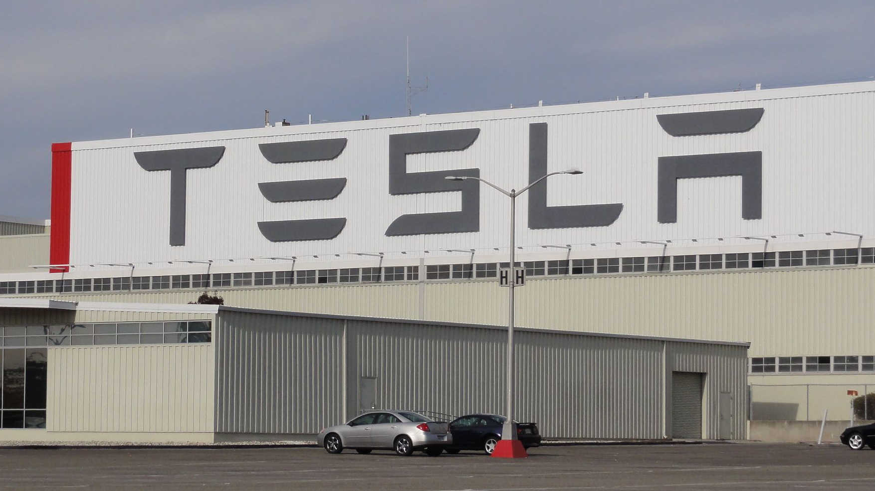 Завод компании Tesla