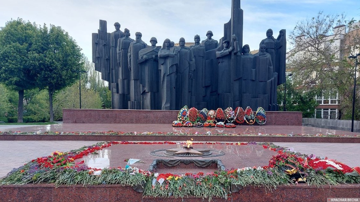 Мемориал на площади Победы. Воронеж, 10 мая 2022 года