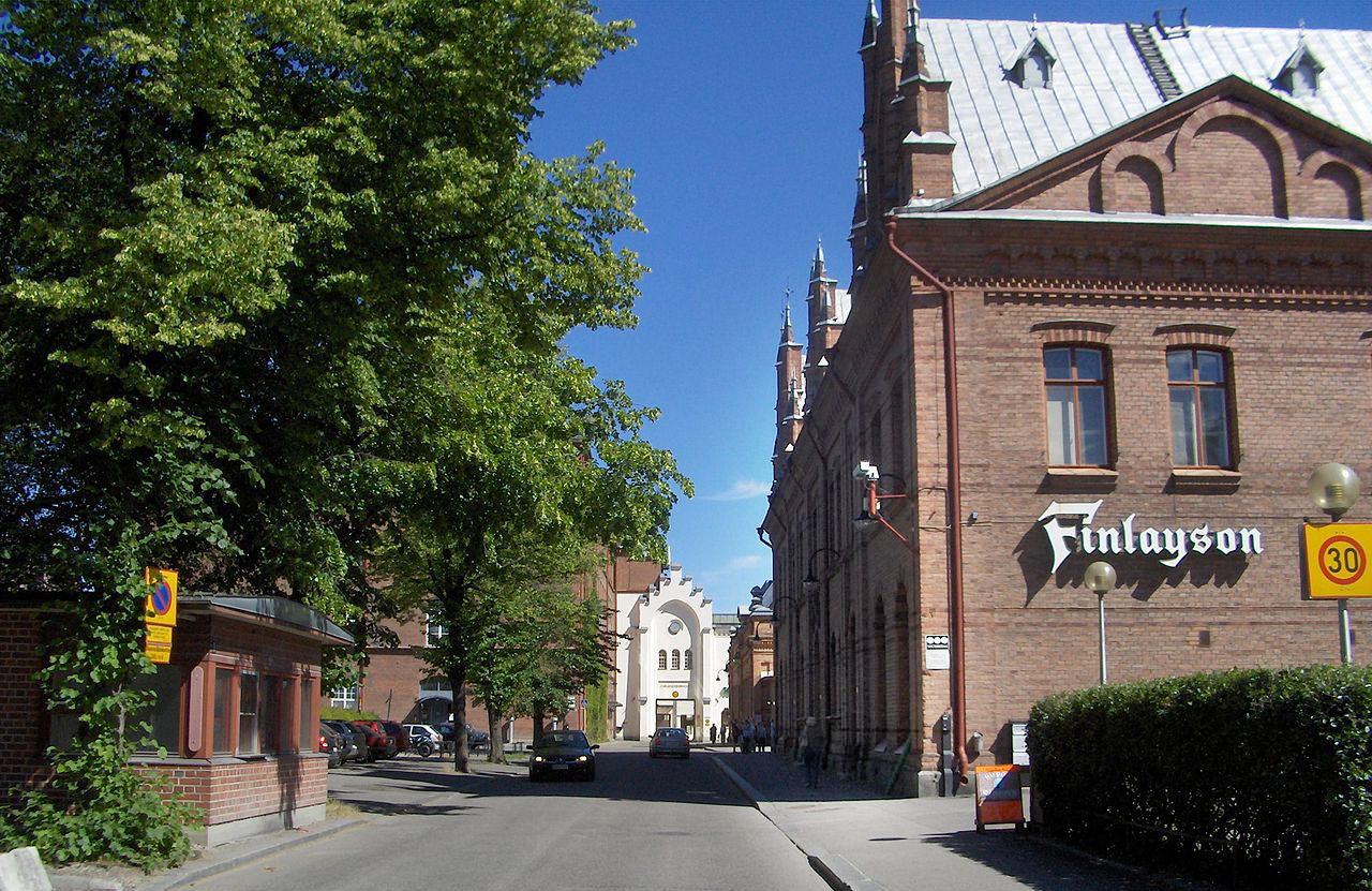 Главные ворота фабрики Finlayson в Тампере (Финляндия)