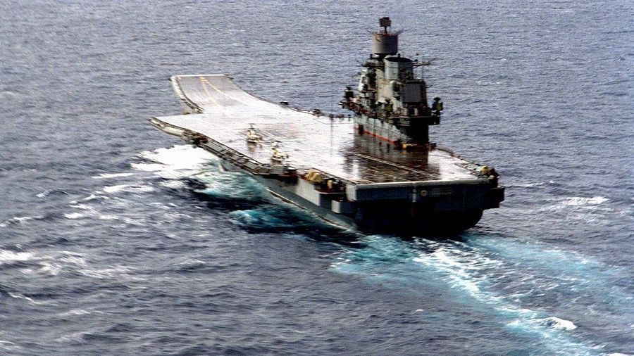 Крейсер «Адмирал Кузнецов» [(cc)]