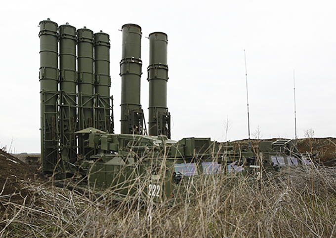 В Ленинградской области зенитный ракетный полк Западного военного округа отразил нападение условного воздушного противника