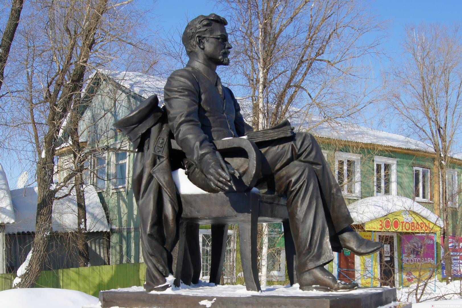 Памятник Хрисанфу Лопареву. Ханты-Мансийск