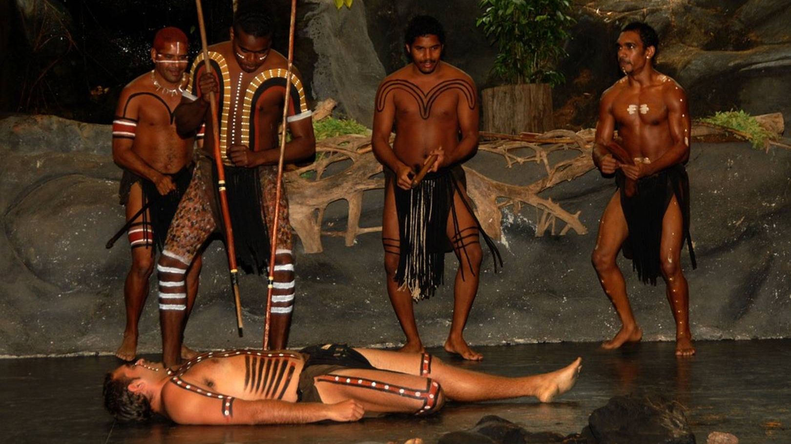 Театральная постановка про аборигенов Австралии