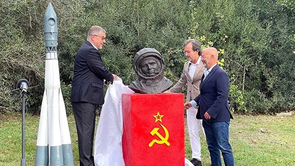 Открытие памятника Юрию Гагарину в Португалии