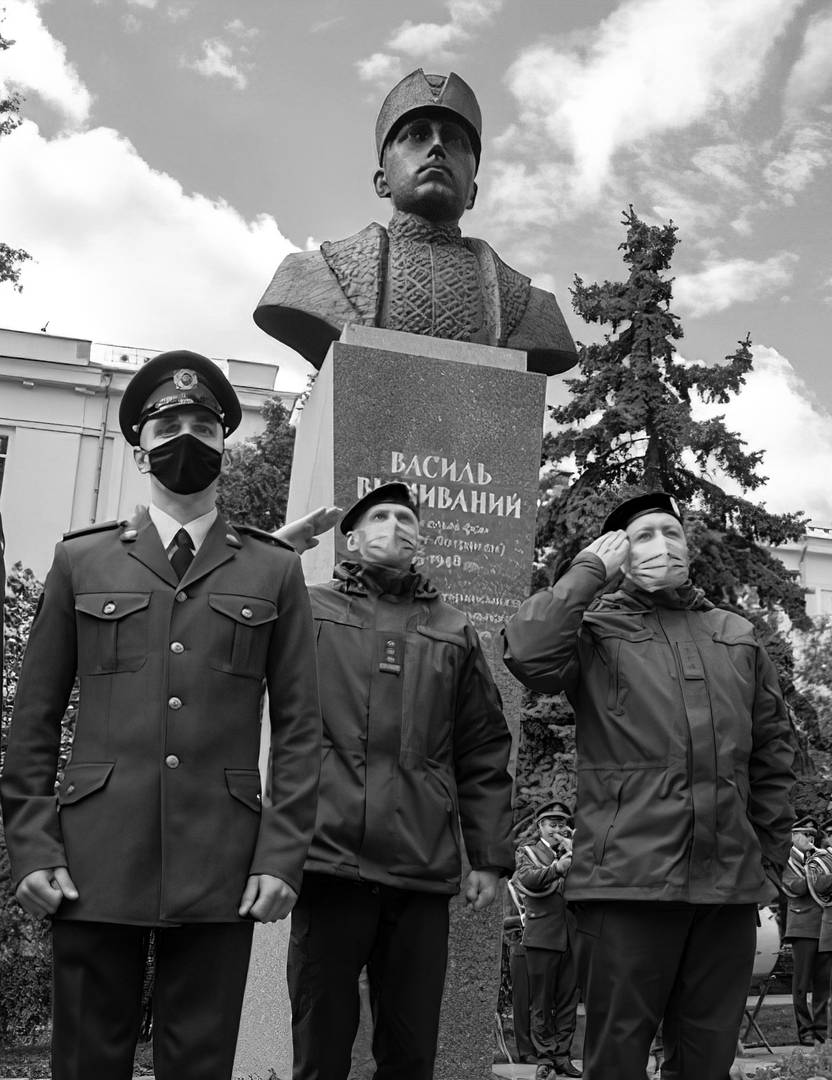 Памятник Василю Вышиваному в Киеве. Торжественное открытие 20 мая 2021 года