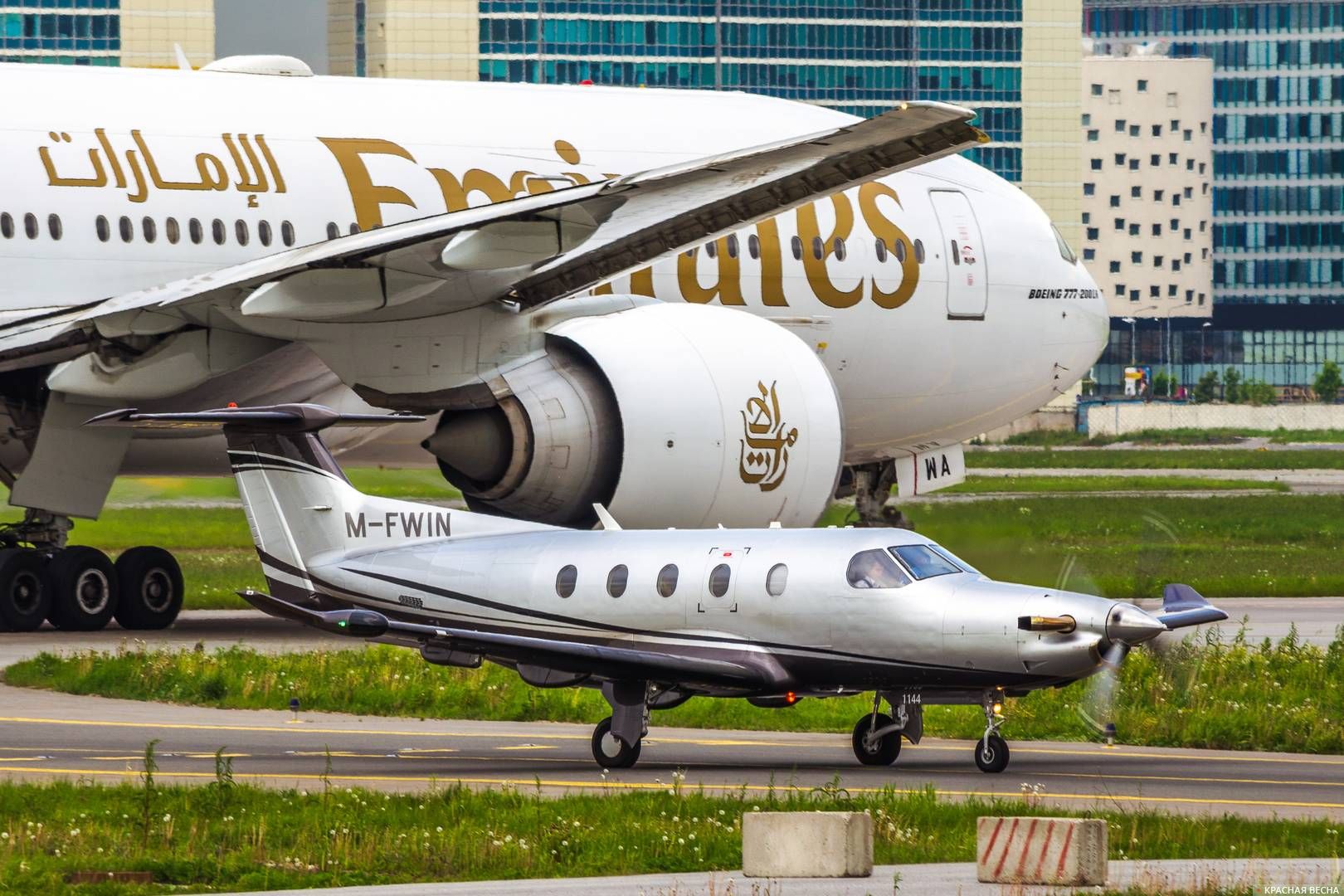 Самолет Emirates